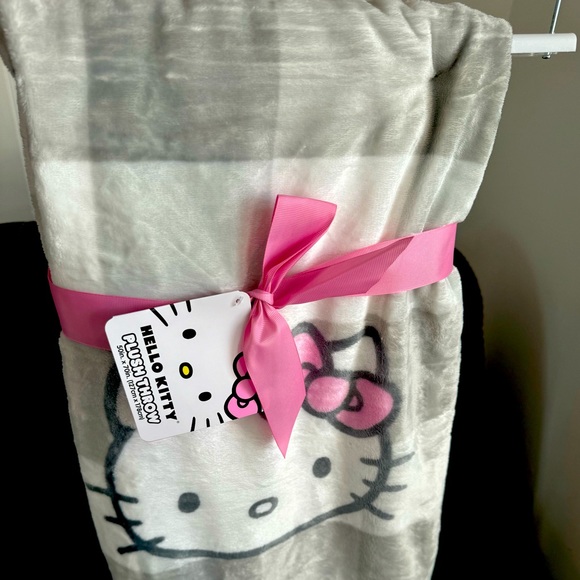 new hello kitty blanket - Picture 1 of 2